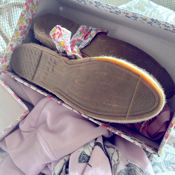 Loveshackfancy shoes in box - Picture 6 of 6